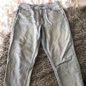 American Eagle Mom Jean